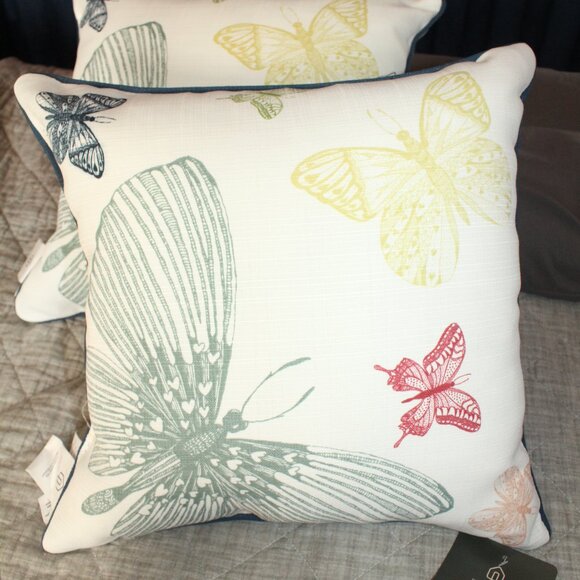 - Decorative Cushion Set Of 4 New Butterfly Theme - Picture 4 of 6